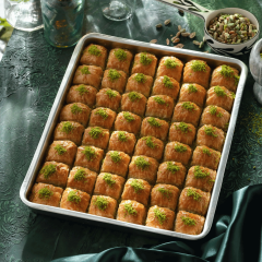 Fıstıklı Kare Tepsi